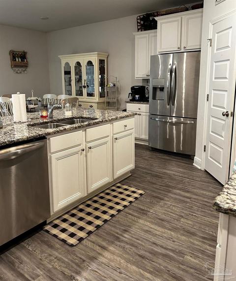3805 Hawks Landing Cir, Pace, FL 32571 photo 2