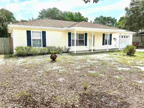 2116 Las Vegas Trl, Navarre, FL 32566