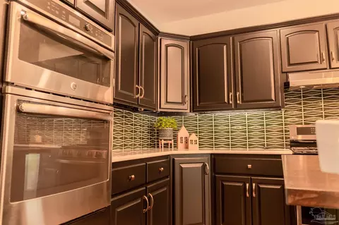 Kitchen - 5503 Oakmont Dr, Pace, FL 32571 photo 4 of 8