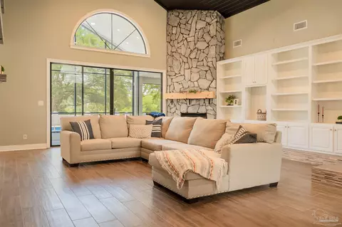 Living - 5503 Oakmont Dr, Pace, FL 32571 photo 2 of 9