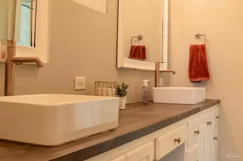 Bath - 5503 Oakmont Dr, Pace, FL 32571 photo 7 of 10