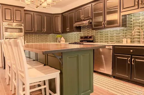 Kitchen - 5503 Oakmont Dr, Pace, FL 32571 photo 5 of 8
