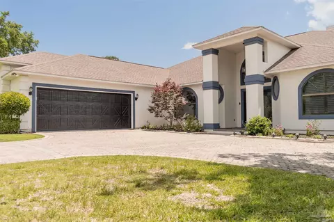 5503 Oakmont Dr, Pace, FL 32571