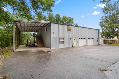11163 N Lakeview Dr, Milton, FL 32583