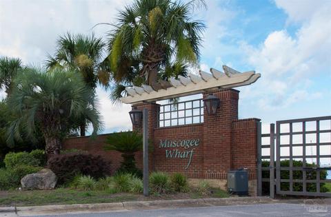 4 Wharf Ave, Pensacola, FL 32502