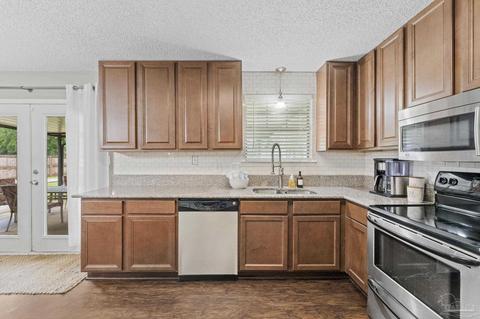 3363 Gladewood Ln, Pace, FL 32571 photo 9