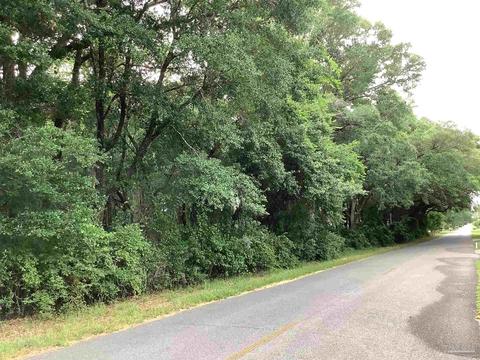 0000 Tanglewood Dr, Milton, FL 32570
