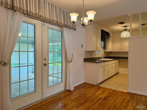 6468 Barnes St, Milton, FL 32570 photo 4