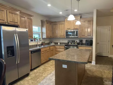 5257 Parkside Dr, Pace, FL 32571 photo 3