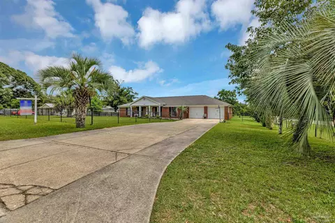 4747 Pine Cir Dr, Molino, FL 32577