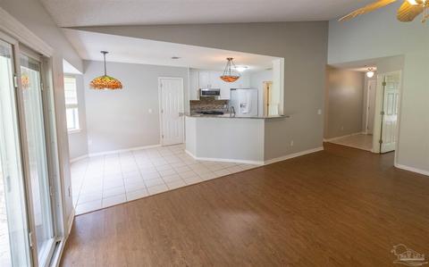 5413 Woodsman Dr, Pace, FL 32571 photo 4