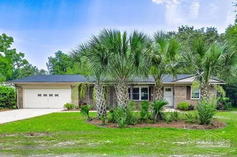 202 Bear Dr, Gulf Breeze, FL 32561