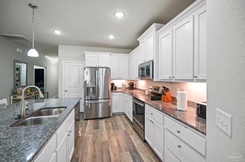 3927 Shady Grove Dr, Pace, FL 32571 photo 8