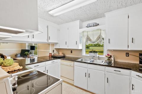 6455 3 Oaks Ln, Pace, FL 32571 photo 6