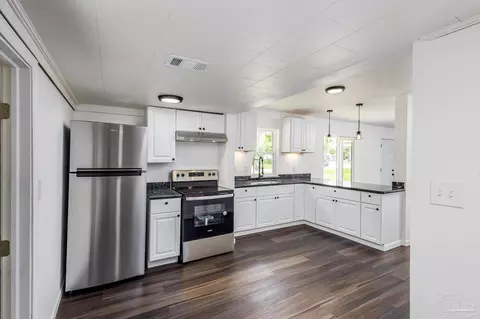101 Tonawanda Dr, Pensacola, FL 32506