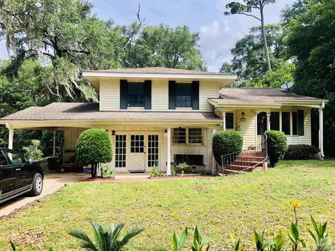 5365 Park Ln, Milton, FL 32570