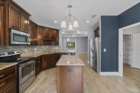 6105 Brighton Ln, Milton, FL 32570 photo 8