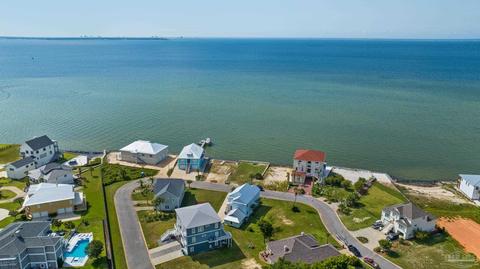 35 Bayshore Dr, Pensacola, FL 32507
