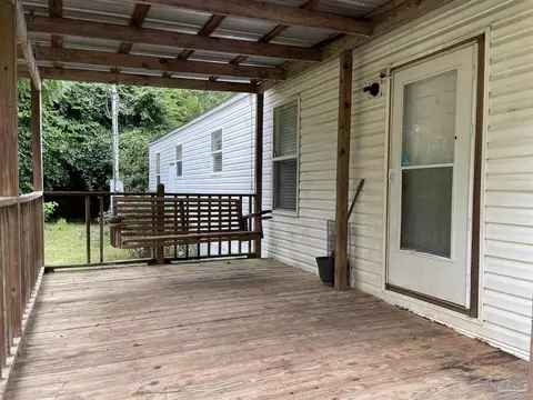 300 Whirlpool Rd, Century, FL 32535