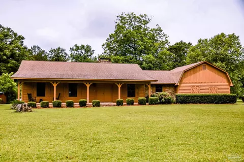 350 Old Bratt Rd, Atmore, AL 36502
