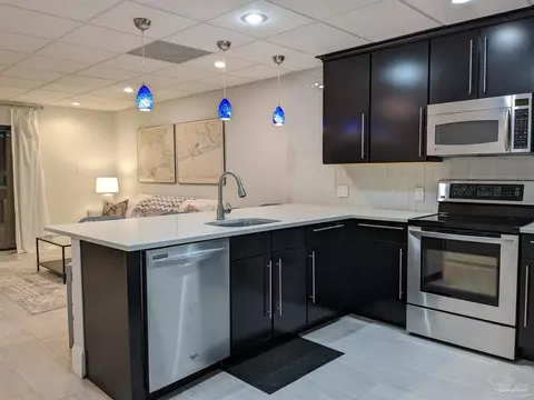 201 Pensacola Beach Rd #D21, Gulf Breeze, FL 32561