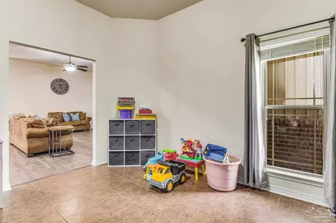 4325 Village Oak Ln, Pace, FL 32571 photo 5
