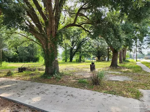 1735 College St, Flomaton, AL 36441