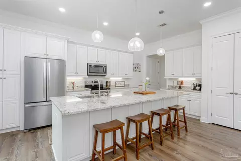 Kitchen - 9180 Chumuckla Hwy, Pace, FL 32571 photo 4 of 4