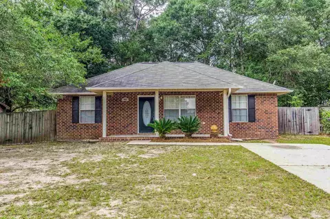 6012 Queen St, Milton, FL 32570