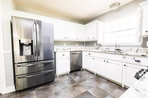 5950 Jameson Cr, Pace, FL 32571 photo 9