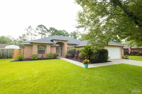 1608 Champagne Ave, Gulf Breeze, FL 32563