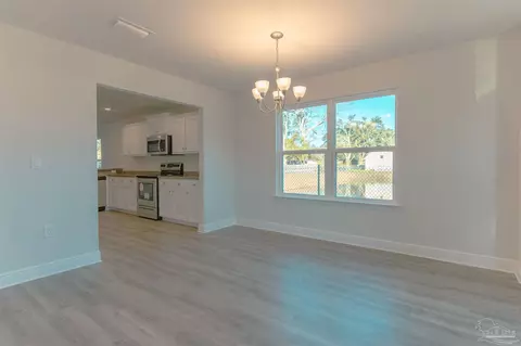 Dining - 1797 Leigh Loop #3B, Cantonment, FL 32533 photo 1 of 1
