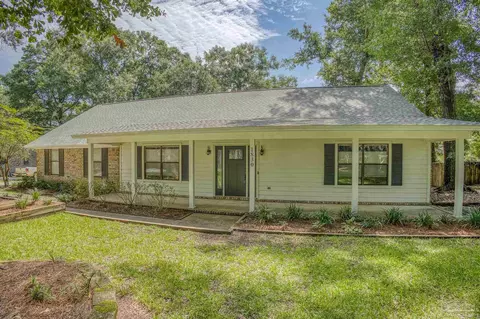 1830 Kings Way Dr, Cantonment, FL 32533