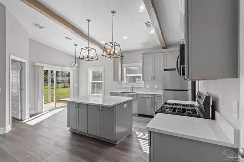 2302 Berg St, Pensacola, FL 32514