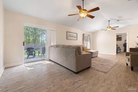 6552 Imperial Dr, Milton, FL 32570 photo 8