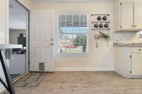 6552 Imperial Dr, Milton, FL 32570 photo 13