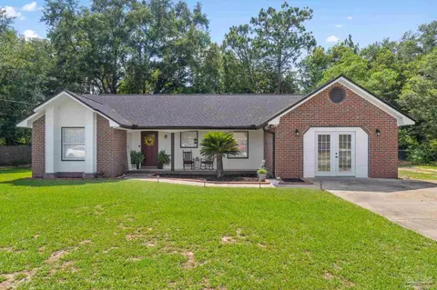 6552 Imperial Dr, Milton, FL 32570