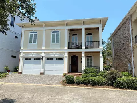 1526 White Caps Ln, Pensacola, FL 32507