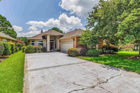 1452 Champions Green Dr, Gulf Breeze, FL 32563