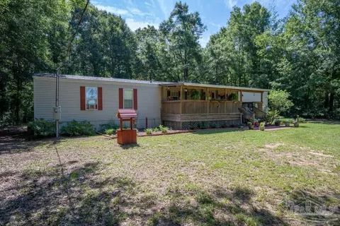 7104 Wallace Dr, Pace, FL 32571