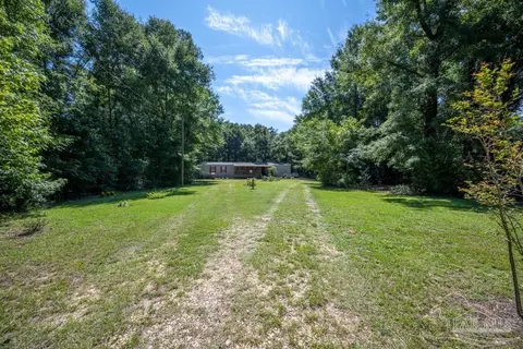 7104 Wallace Dr, Pace, FL 32571 photo 4