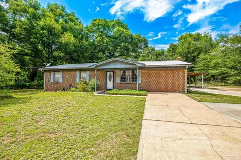 5500 Hamiton Bridge Rd, Milton, FL 32570