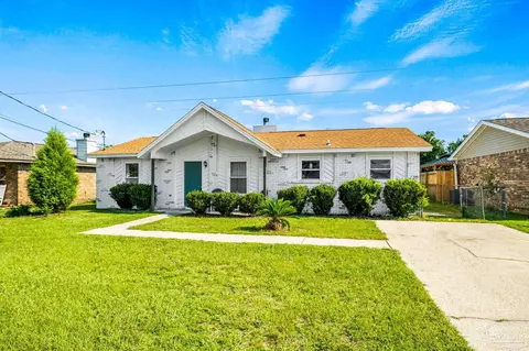 2718 Chicago Ct, Pensacola, FL 32526