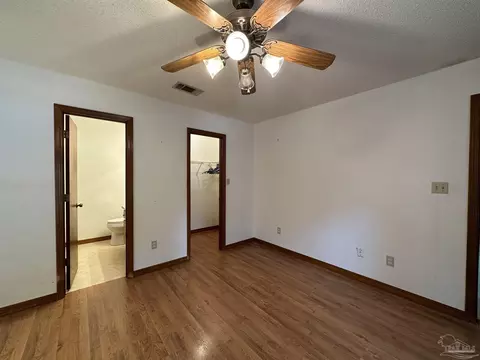 4233 Tomahawk Trl, Milton, FL 32583 photo 3