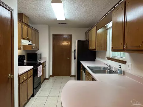 4233 Tomahawk Trl, Milton, FL 32583 photo 9