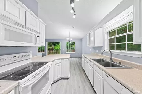 5270 Overbrook Dr, Milton, FL 32570 photo 8