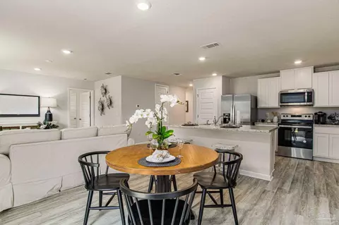 Dining - 4379 Winged Elm Ct, Pace, FL 32571 photo 4 of 4