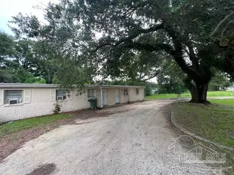 7290 N Palafox St Apt 7290 7292 7294 7296 #7290, 7292, 7294, 7296, Pensacola, FL 32503