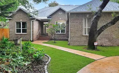1249 Ainsworth Dr, Gulf Breeze, FL 32563