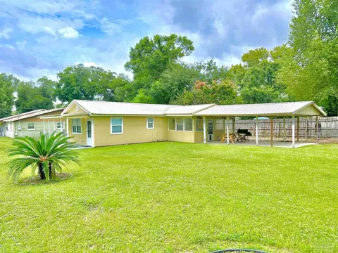 2304 St Mary Ave, Pensacola, FL 32505